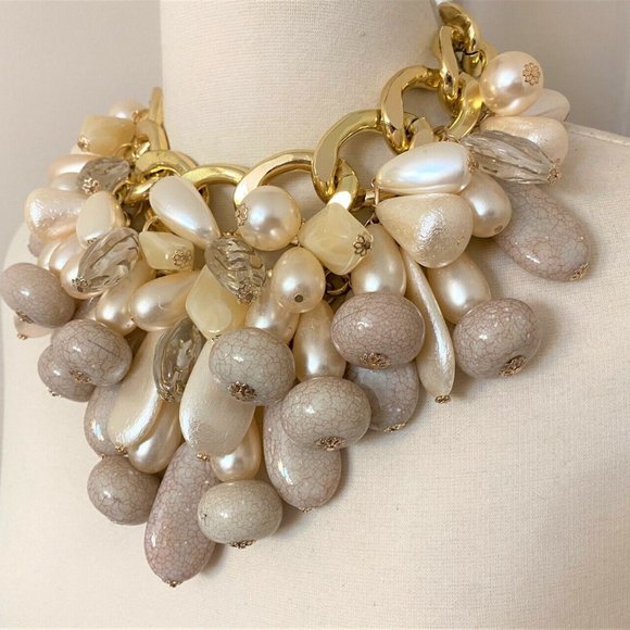 Gold Tone Faux Pearl & Crackle Beads Statement Bib Necklace - Picture 6 of 6